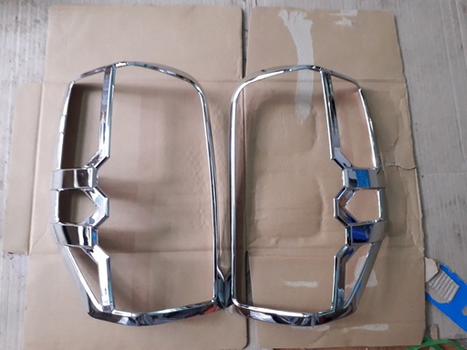 [MTCODT0050] ỐP CHỐNG TRẦY ĐÈN HẬU XE TRITON CROM